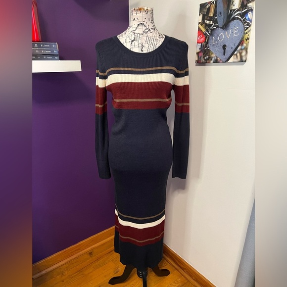Astr Dresses & Skirts - ASTR Long Sleeve Knit Dress
